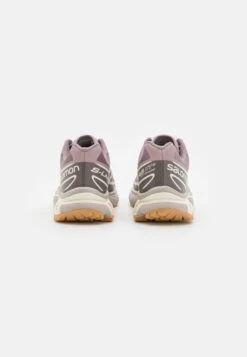 Salomon Xt-6 Unisex - Sneakers Laag - Quail/Plum Kitten/Vanilla Ice 8 Salomon Xt-6 Unisex - Sneakers Laag - Quail/Plum Kitten/Vanilla Ice -Dameskleding Winkel 31cfa453540044b199d3052754f2c914