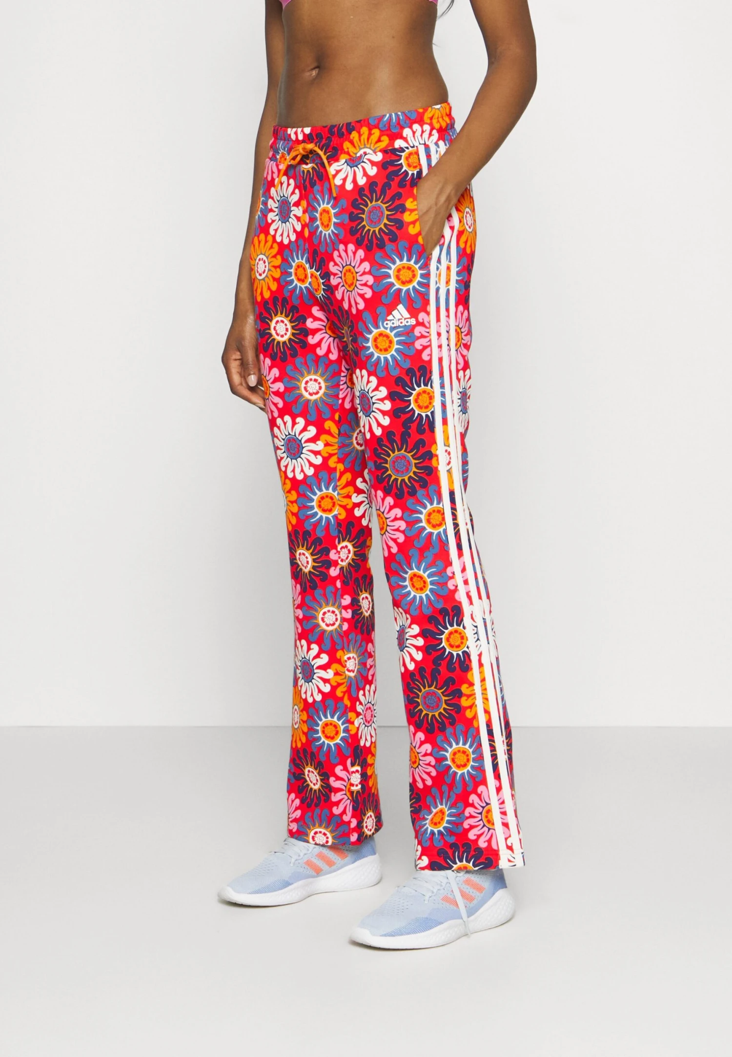 Adidas Sportswear Farm Pants - Trainingsbroek - Vivid Red/Bliss Pink/Unity Orange 1 Adidas Sportswear Farm Pants - Trainingsbroek - Vivid Red/Bliss Pink/Unity Orange