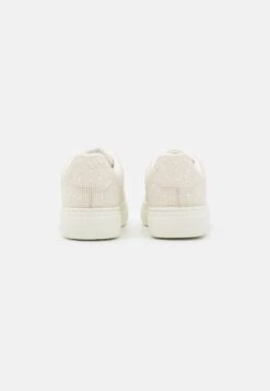 Sneakers Laag - Off-White 9 Sneakers Laag - Off-White -Dameskleding Winkel d3b67d0bf0f5472984c10fecfec1cafd
