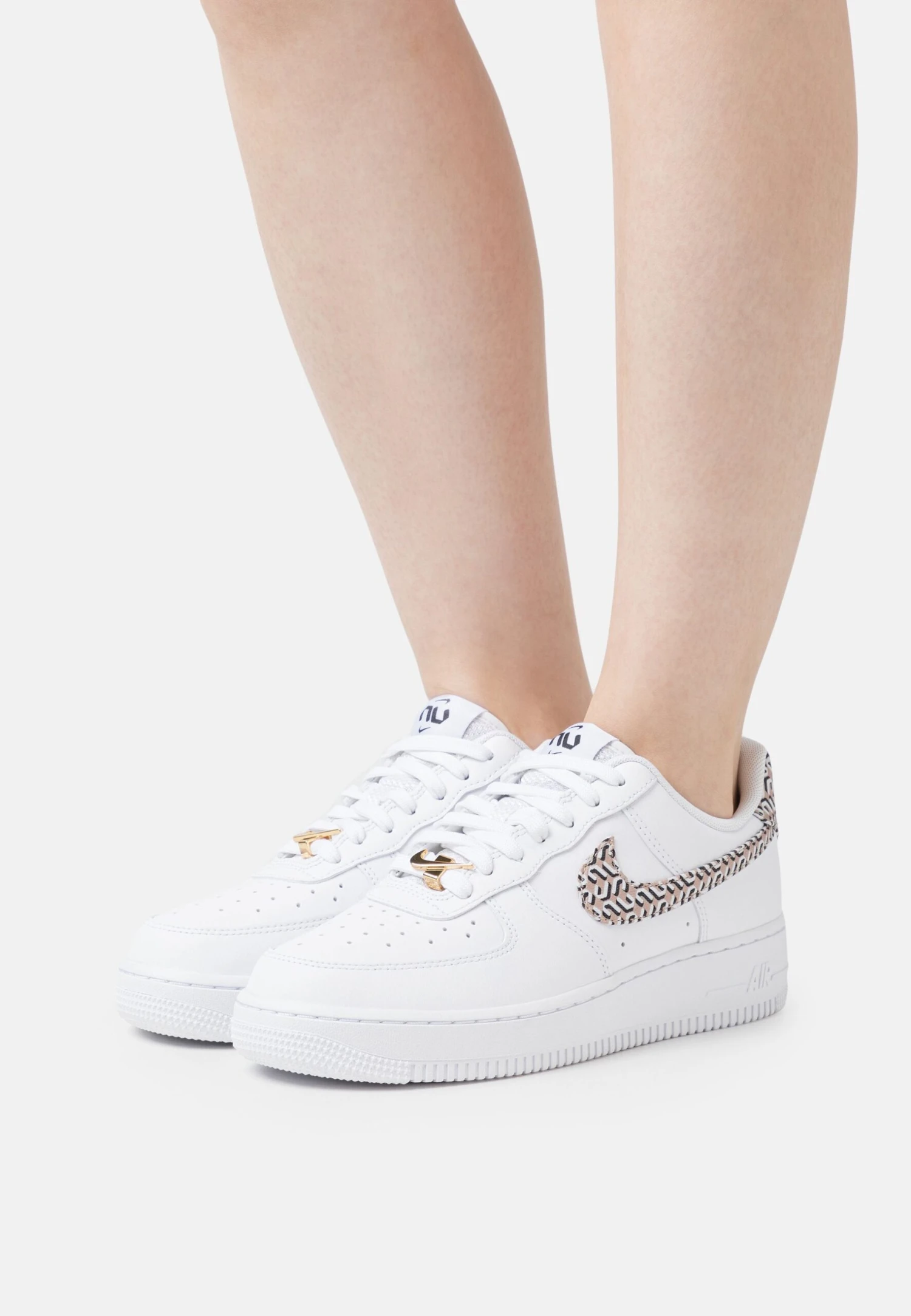 Nike Sportswear Womens Air Force 1 Lx 2 - Sneakers Laag - White/Hemp/Black 1 Nike Sportswear Womens Air Force 1 Lx 2 - Sneakers Laag - White/Hemp/Black